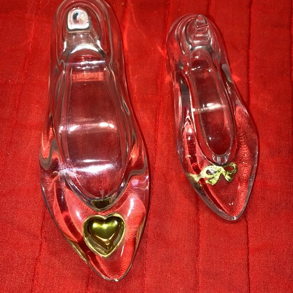 Lot 2 glass slipper shoes, hi heels, GT bow w/rhinestones & GT heart same. $18 - Picture 7 of 7